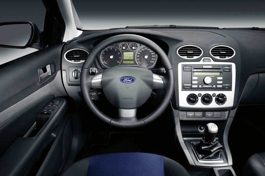  Ford Focus 2005 года  (фото 30 из 116)